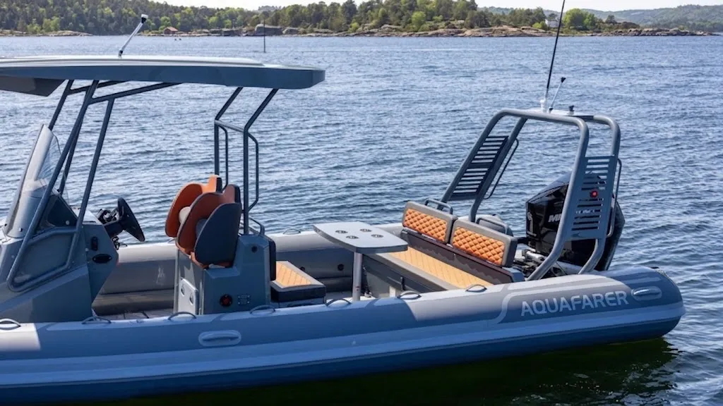 Aquafarer Ap760 Mid To Aft Deck And Stern Area