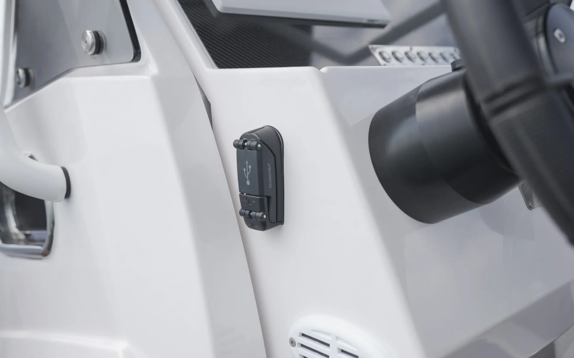 Helm Console Waterproof Usb Port Console Side Panel